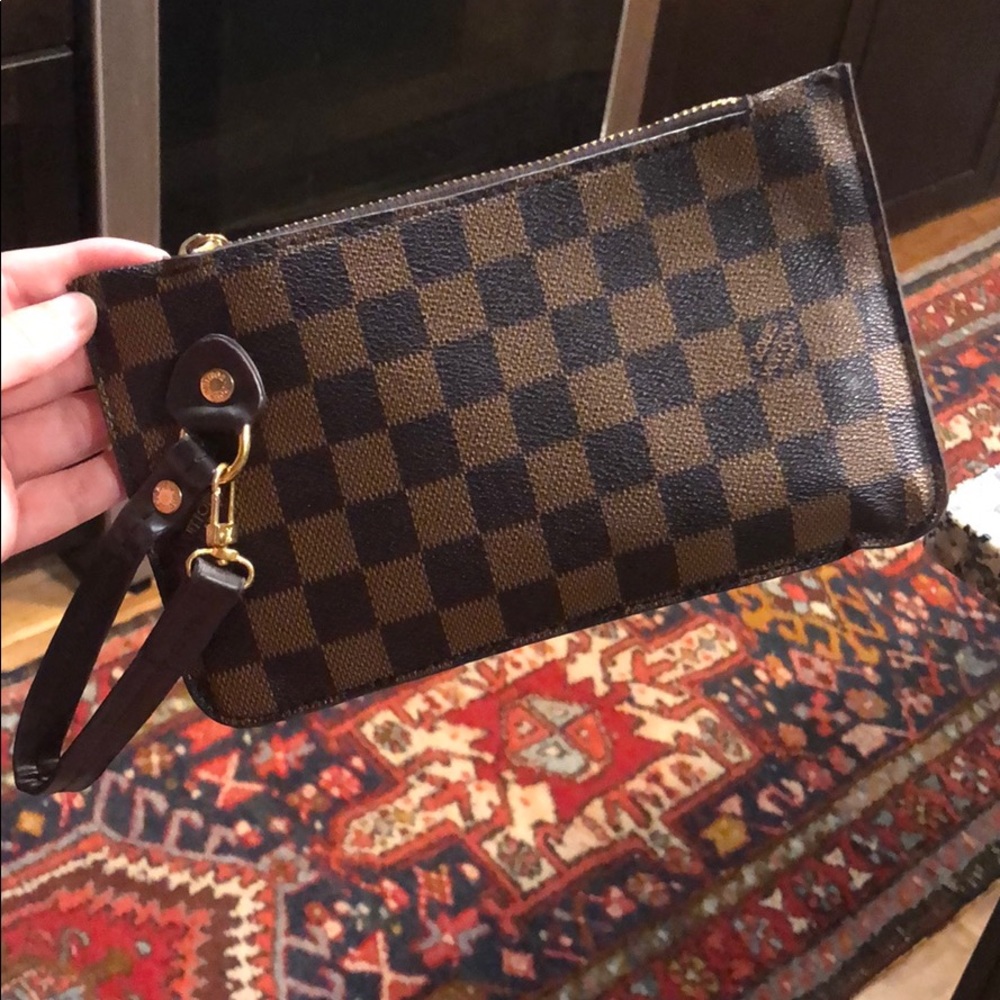 Dupe wristlet